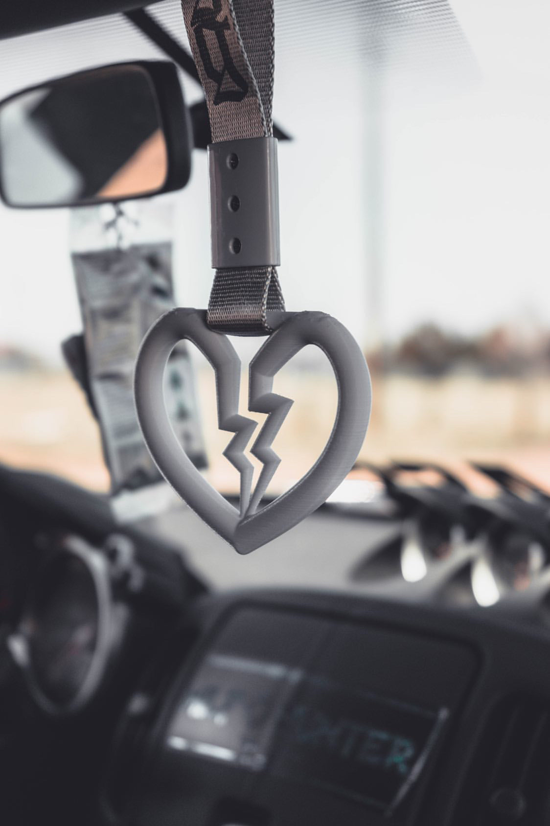 Broken Heart Tsurikawa – StandardGang, image size:1124x1688